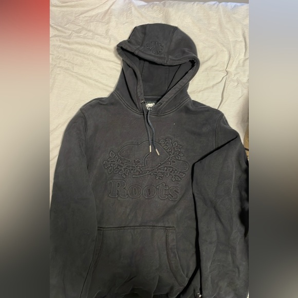 Men’s small sweater - Picture 2 of 3